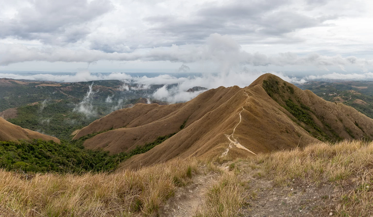 The trail to Cerro la Silla in El Valle de Antón